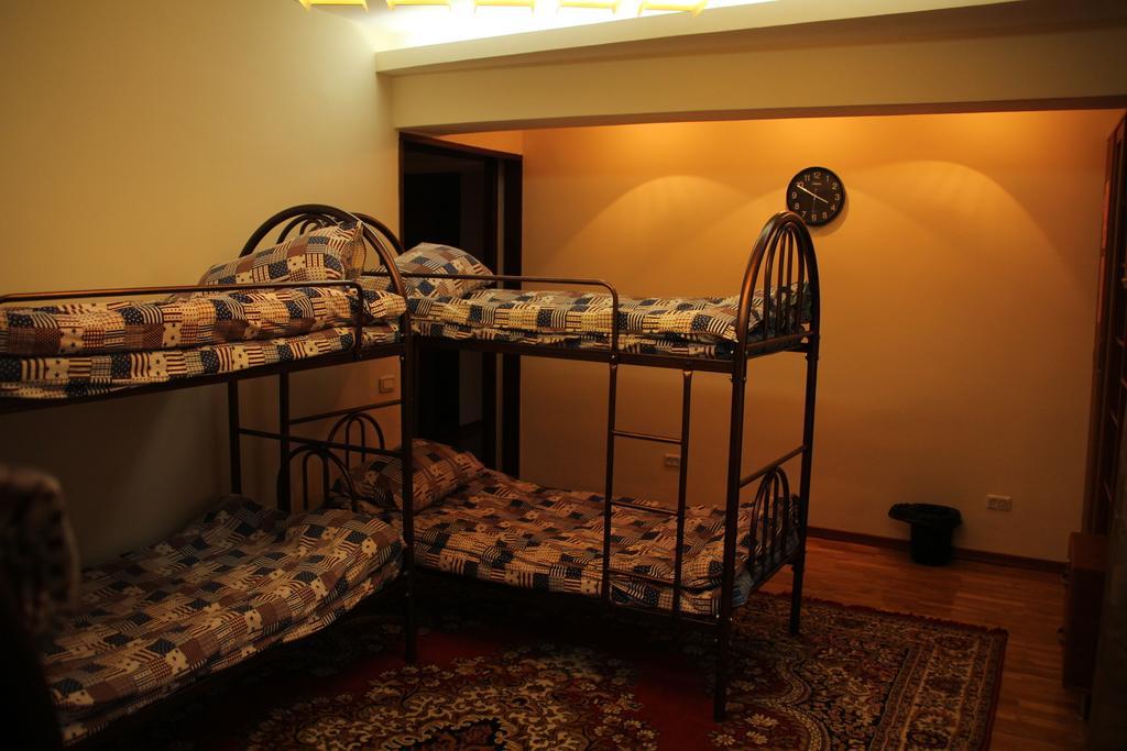 Ala Hostel Алма Ата Стая снимка