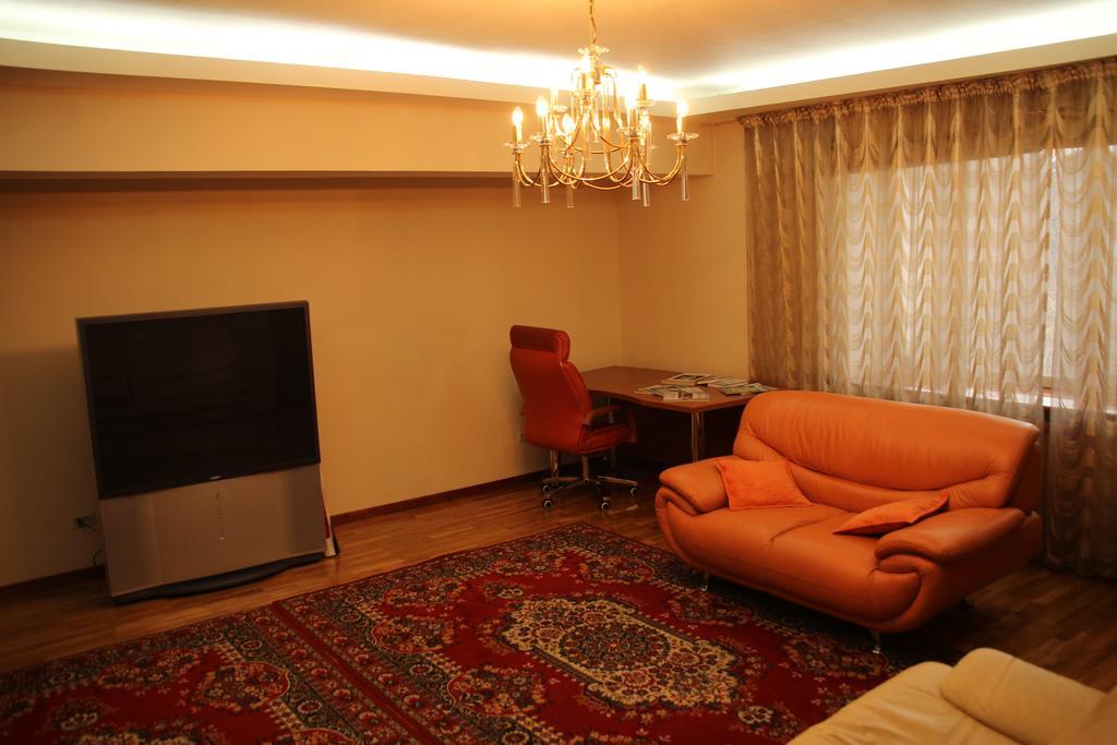 Ala Hostel Алма Ата Екстериор снимка