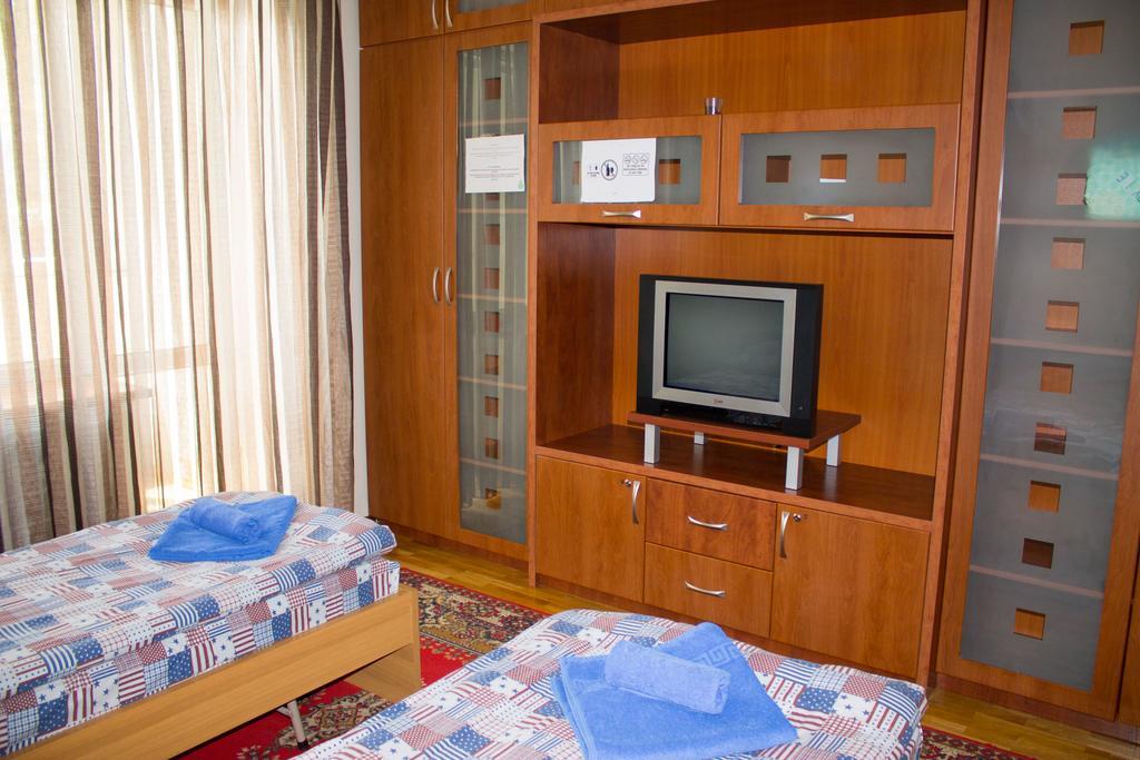 Ala Hostel Алма Ата Екстериор снимка