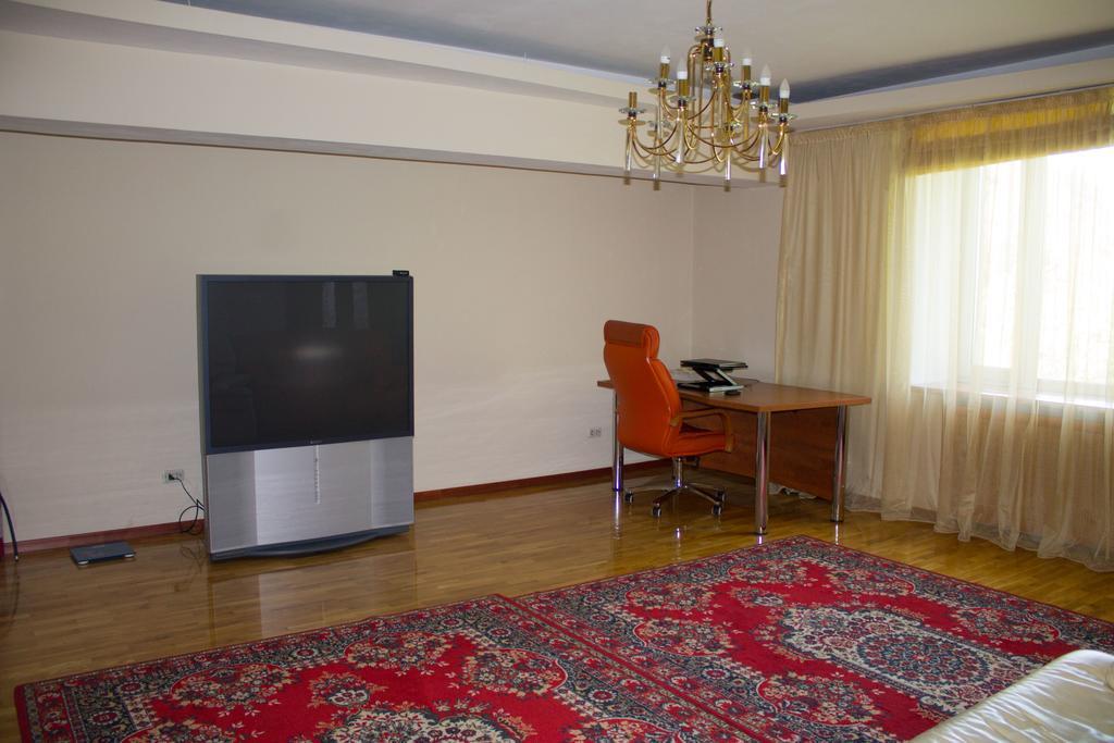 Ala Hostel Алма Ата Екстериор снимка